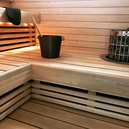 Pikkuparlamentti アパート *