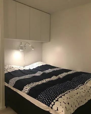 Pikkuparlamentti アパート ポリ