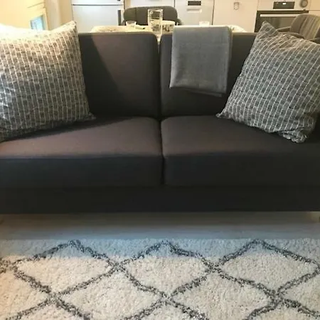 Pikkuparlamentti Lägenhet